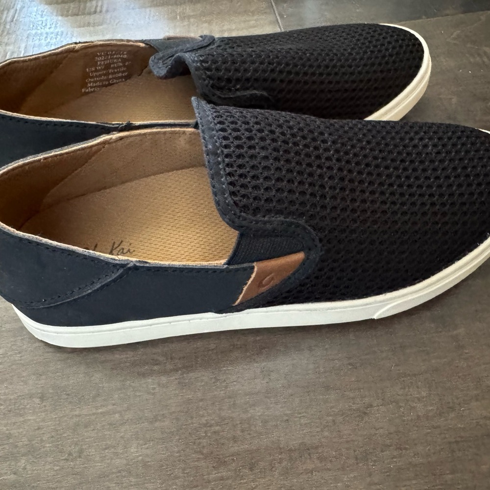 OluKai New Without Tags Black Slip-On Comfortable Sneaker Size 7